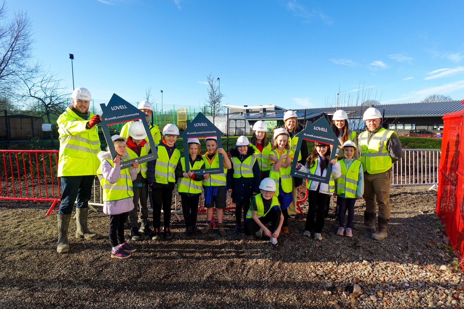 Lovell teaches school children about sustainability on Cardiff construction site resources